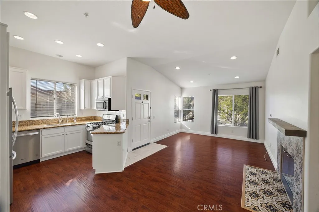 202 California Ct, Mission Viejo, CA 92692