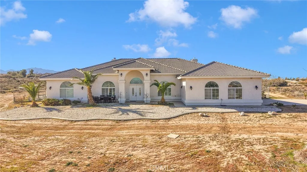 6086 Pythagoras, Oak Hills, CA 92344 - Main photo, Oak Hills, CA