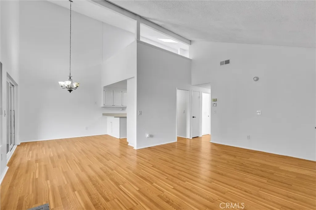 https://cdn.realtyfeed.com/cdn/127/306622690/7f234ef9e61adcacc5b3639adc9a66d3.webp