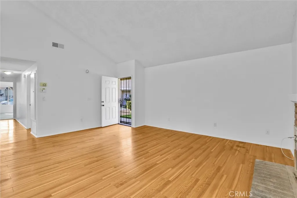https://cdn.realtyfeed.com/cdn/127/306622690/8ccab92bb52f915f029106f07f13bda9.webp