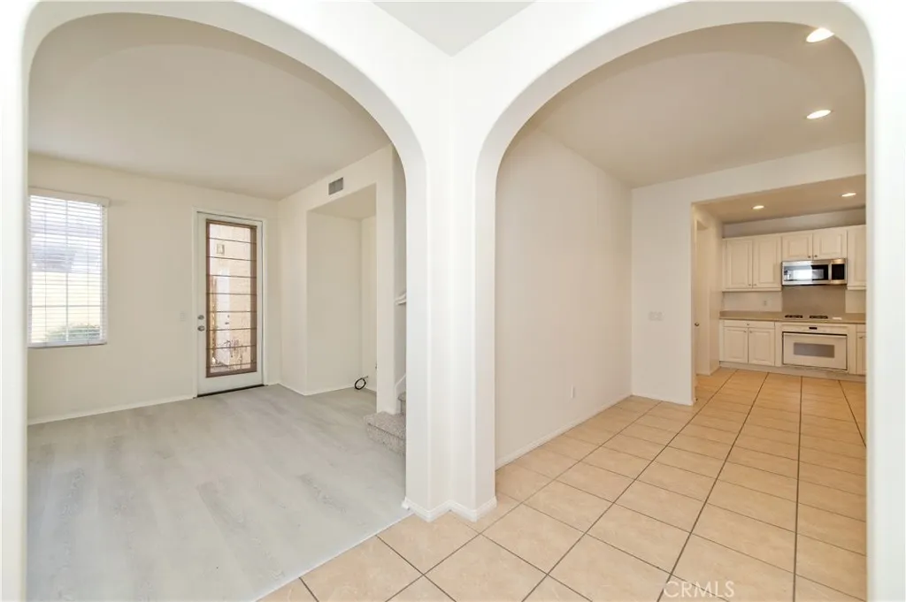 60 Chantilly, Irvine, CA 92620 - Photo 3 of 22, Irvine, CA