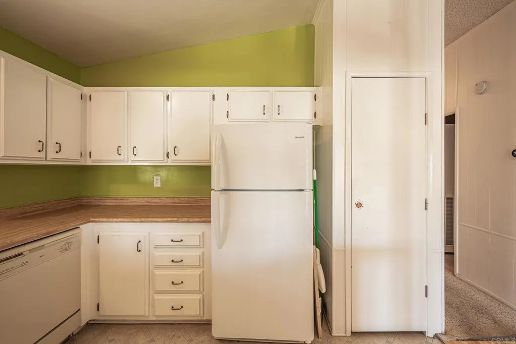 https://cdn.realtyfeed.com/cdn/127/306622811/0ca608718df8af6a7c94c64ec34c6b4c.webp