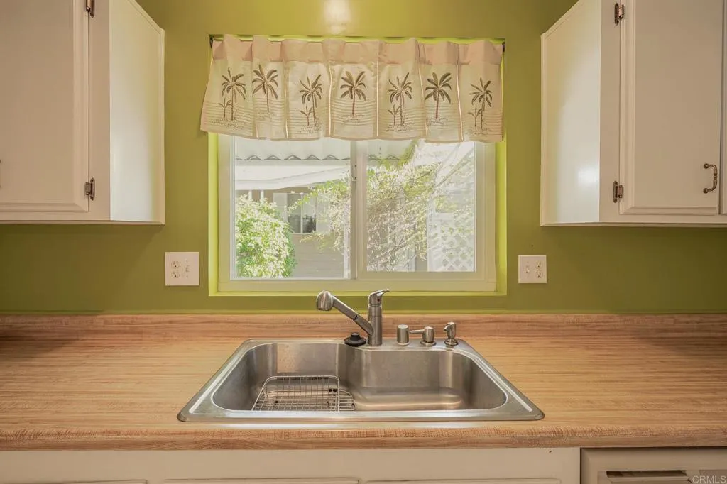 https://cdn.realtyfeed.com/cdn/127/306622811/1513e44ba9f8bce824e603517fe84b8a.webp