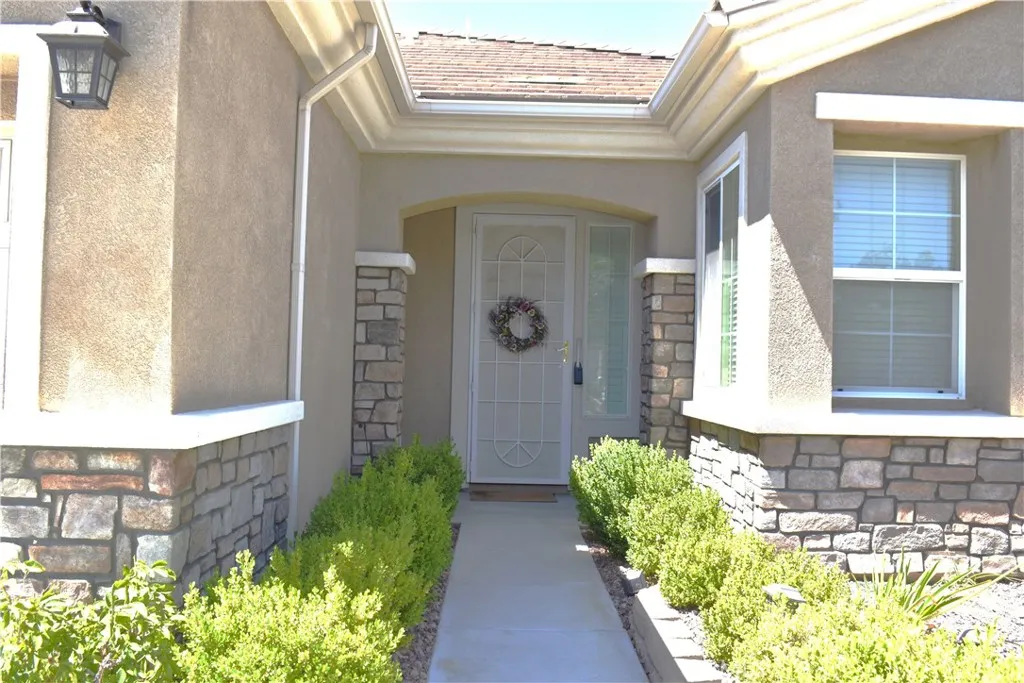 19484 Biltmore Road, Apple Valley, CA 92308 - Photo 2 of 45, Apple Valley, CA
