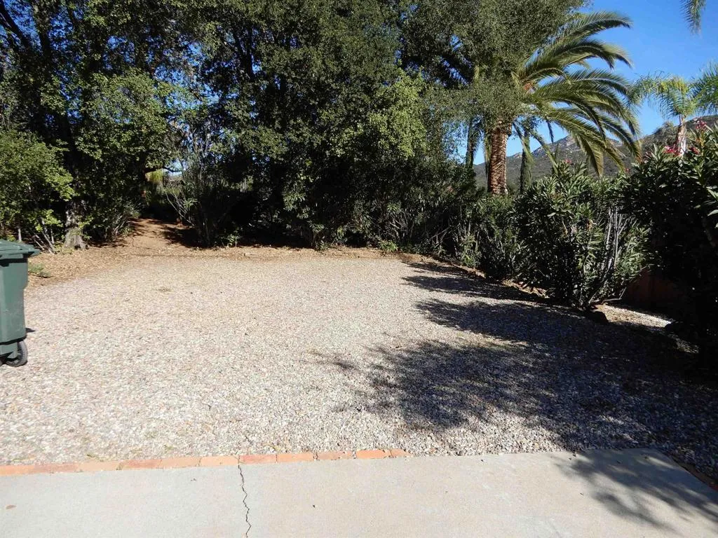 https://cdn.realtyfeed.com/cdn/127/306622874/43bc12441e9e329117282b4a001f7a1e.webp