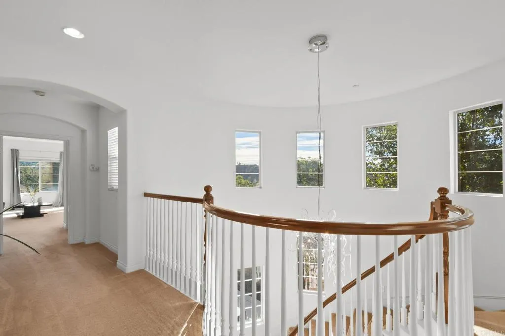 https://cdn.realtyfeed.com/cdn/127/306622920/056c30c2710cb81af50e52a96ee9bc1b.webp