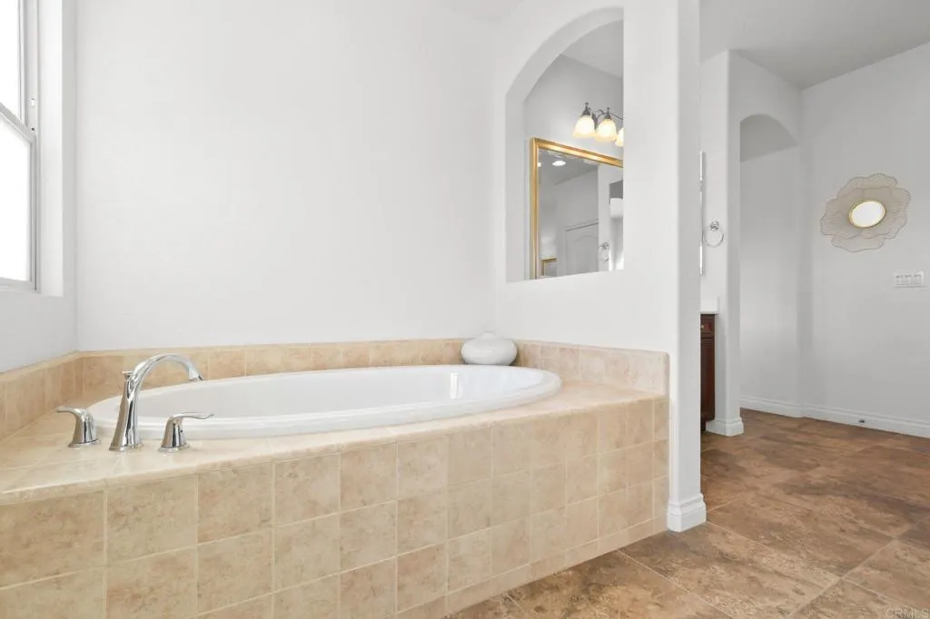 https://cdn.realtyfeed.com/cdn/127/306622920/09cb21168fa1edcecd1170bd56e2f335.webp