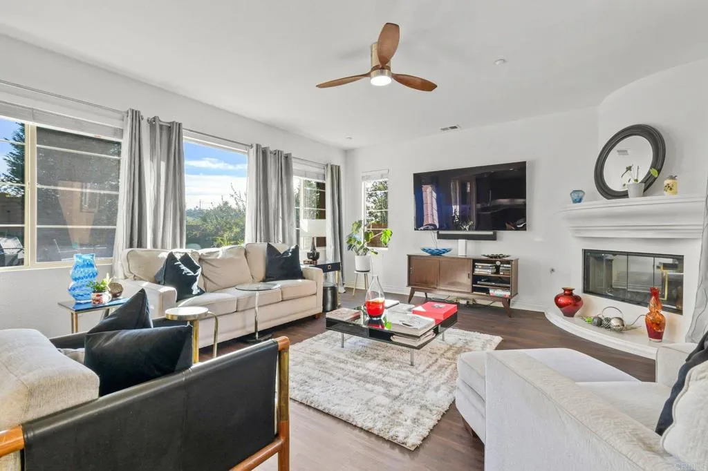 https://cdn.realtyfeed.com/cdn/127/306622920/68ad27300b4eb9c00d3bd79034330b6c.webp