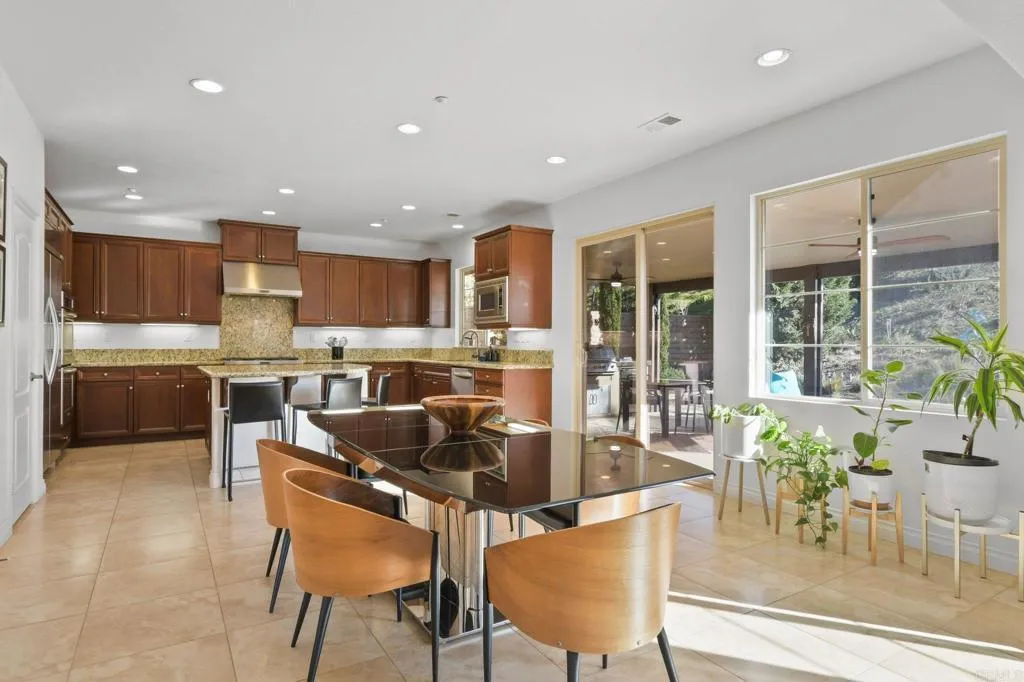 https://cdn.realtyfeed.com/cdn/127/306622920/69d7e33d5d714e93940e10130c0b650f.webp