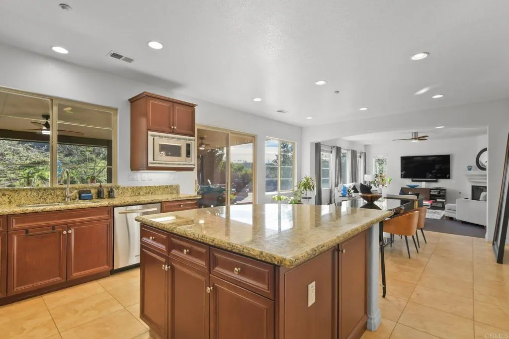 https://cdn.realtyfeed.com/cdn/127/306622920/a1aa25c8a902a27dd69b2b1c6e393042.webp