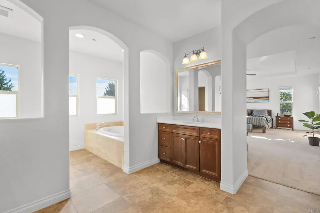 https://cdn.realtyfeed.com/cdn/127/306622920/c8e1863a47c9f7d1e9f7482d550fb450.webp