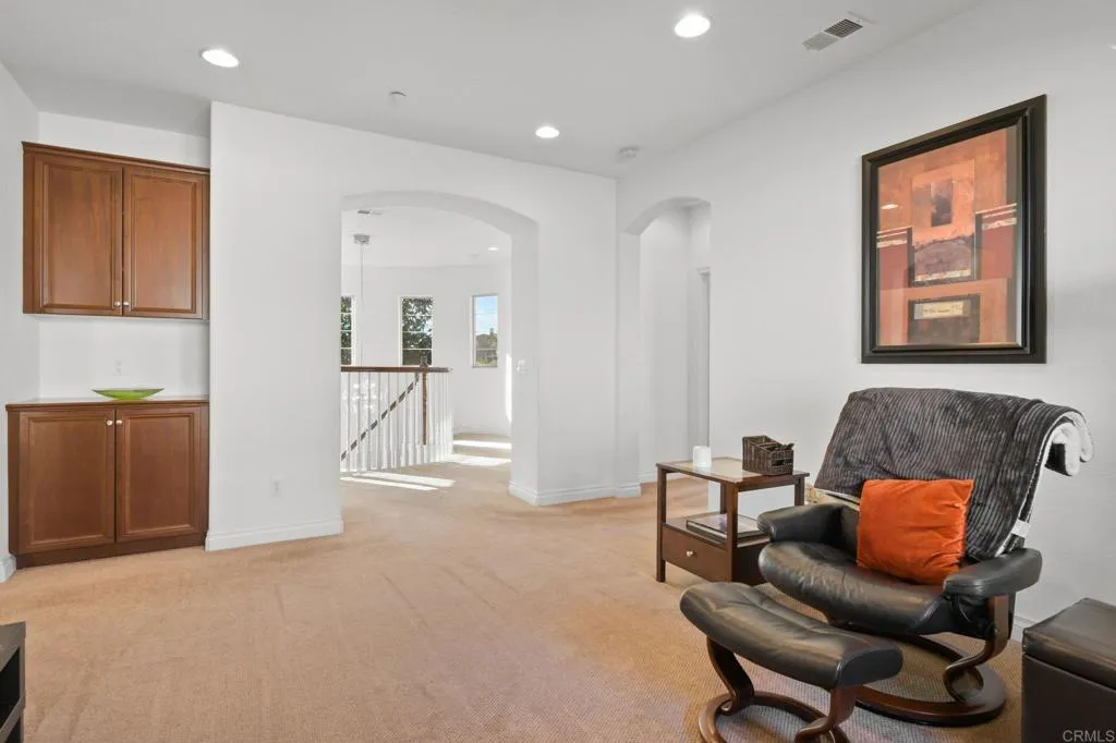 https://cdn.realtyfeed.com/cdn/127/306622920/ca5c0dab3110083ef61daefc7b9217c7.webp
