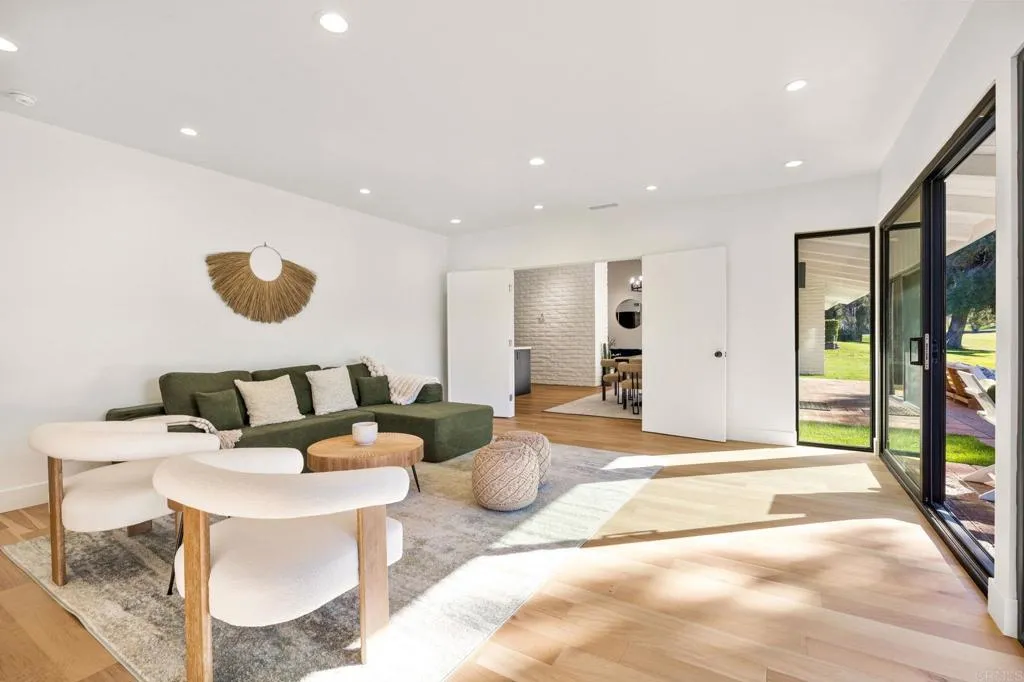 https://cdn.realtyfeed.com/cdn/127/306622973/00b342e644c710fd88c183bc458b4b0e.webp
