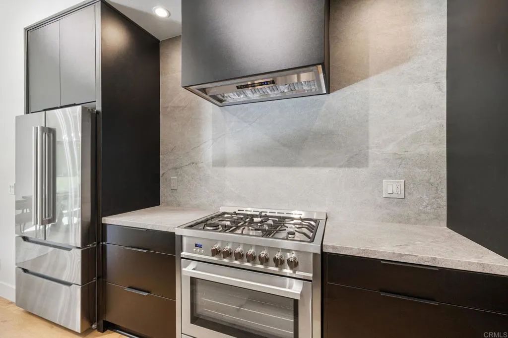 https://cdn.realtyfeed.com/cdn/127/306622973/0dee948300c7903df4b18553e0c35b4d.webp