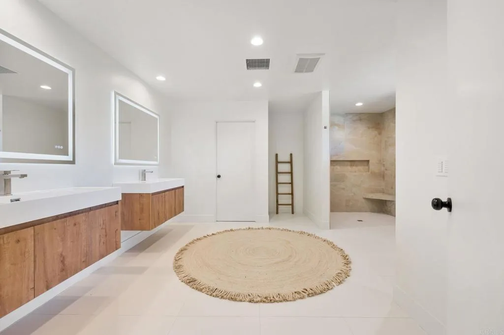 https://cdn.realtyfeed.com/cdn/127/306622973/365145ca45073a2402599c49619d66be.webp
