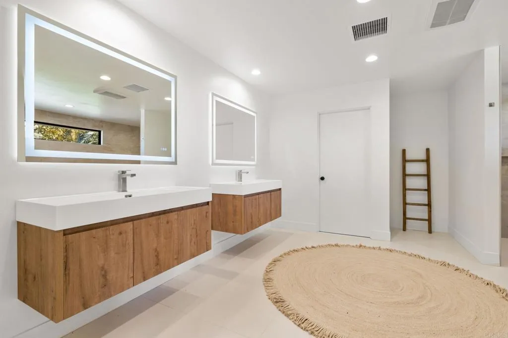 https://cdn.realtyfeed.com/cdn/127/306622973/4ad1ec1694f5cb98e6155234e687c259.webp