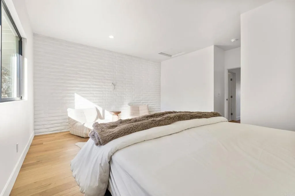 https://cdn.realtyfeed.com/cdn/127/306622973/5062db917baaf56936ebb4621228f68c.webp