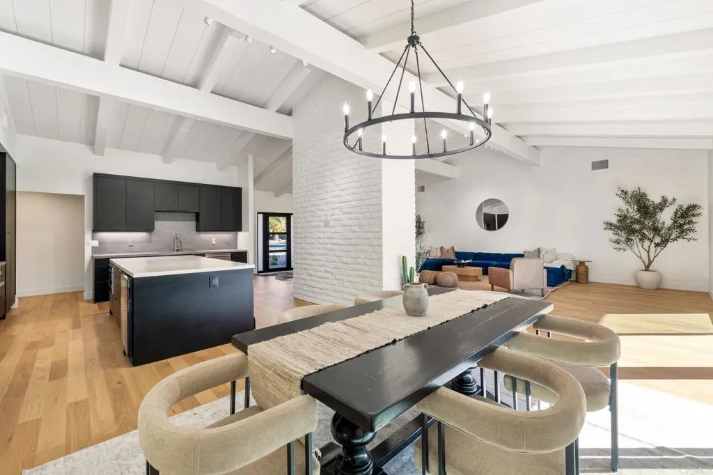 https://cdn.realtyfeed.com/cdn/127/306622973/af457475c0301e2f9047d873cb67a8c1.webp