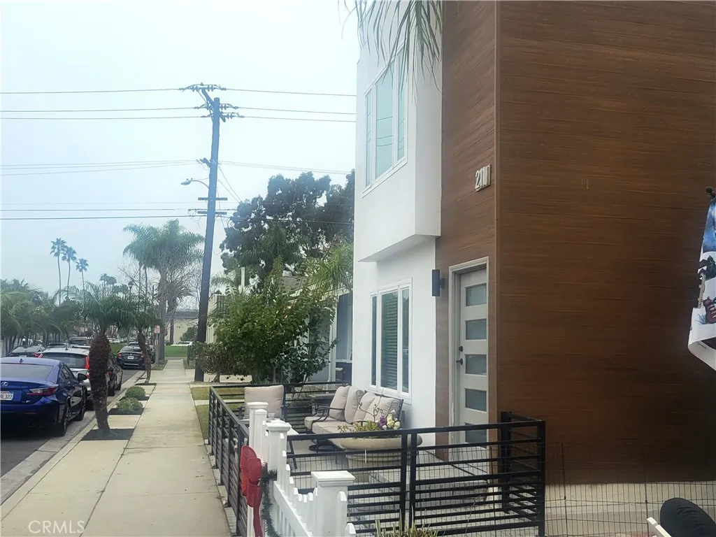 211 13th Street, Seal Beach, CA 90740 - Photo 5 of 28, Seal Beach, CA