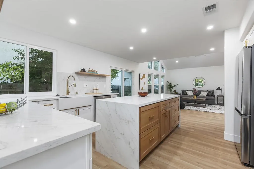 https://cdn.realtyfeed.com/cdn/127/306623090/8de920f41193b66634fd24e8d8a28185.webp