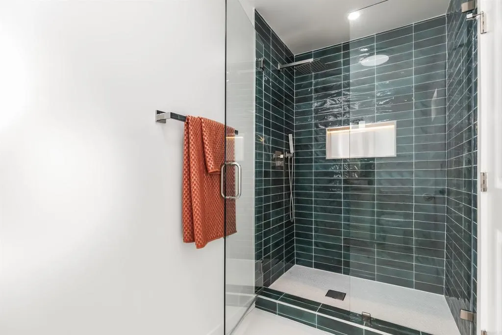 https://cdn.realtyfeed.com/cdn/127/306623104/4d24139d7577cb994665532aad0d9274.webp