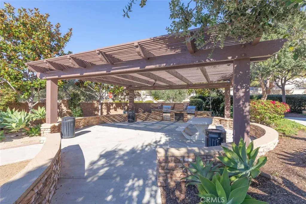 https://cdn.realtyfeed.com/cdn/127/306623108/97aa1b285e5e99f5fe7c1c35a135ab41.webp