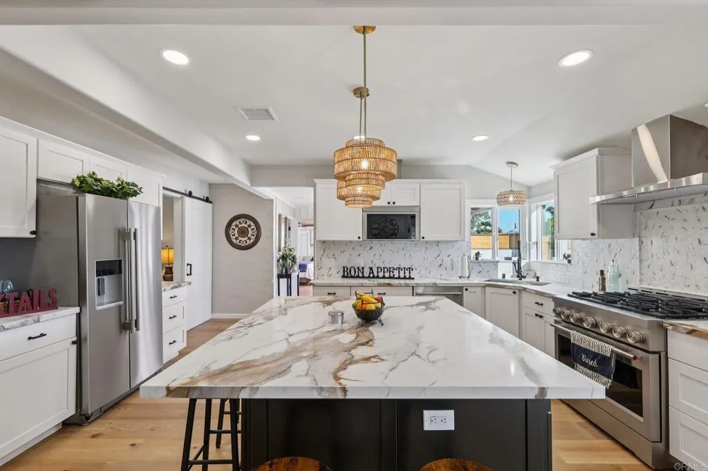 https://cdn.realtyfeed.com/cdn/127/306623124/84c3f185ac61b3779314a036fe557b73.webp