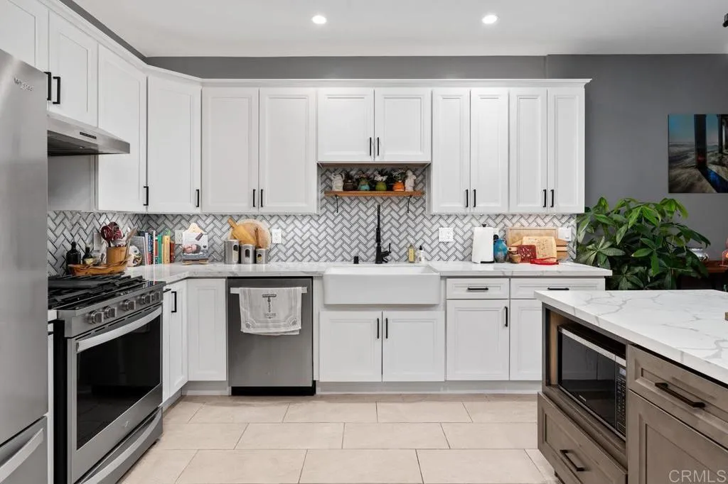 https://cdn.realtyfeed.com/cdn/127/306623140/4b4f877238721f6c05305128ca1b9aa5.webp