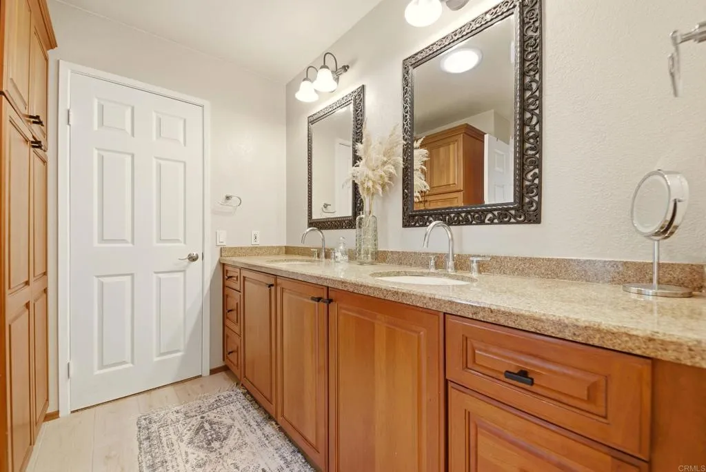 https://cdn.realtyfeed.com/cdn/127/306623307/0182c65338a6e134eed67c9703256dce.webp