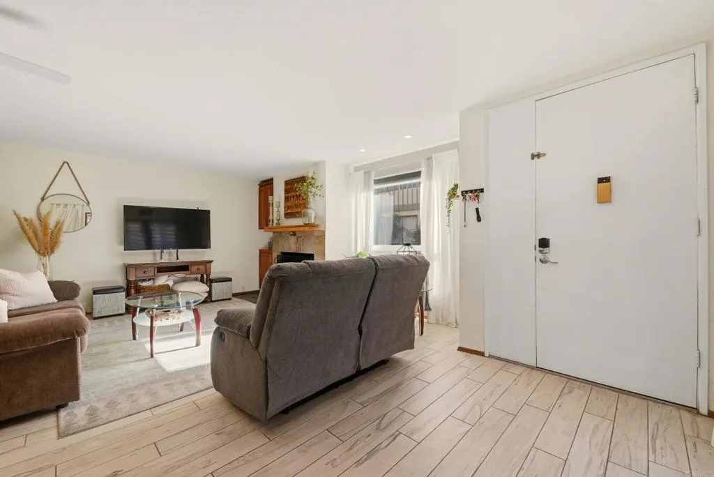https://cdn.realtyfeed.com/cdn/127/306623307/618fe11ed38b153fe8cac4f8111a169c.webp