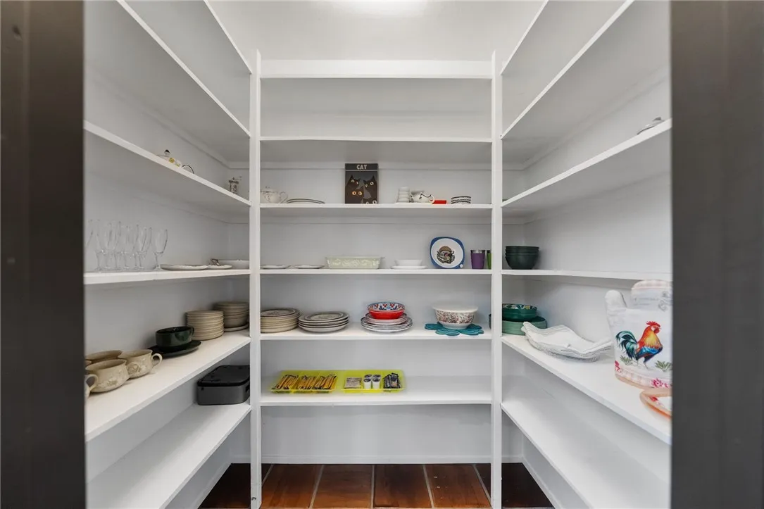 https://cdn.realtyfeed.com/cdn/127/306623334/401a809e288143cf98ddefc31690f11b.webp