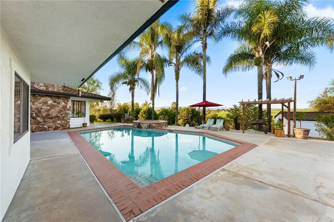 https://cdn.realtyfeed.com/cdn/127/306623334/7bd9bab9bde75e7ae53765cf6ea5e8a0.webp
