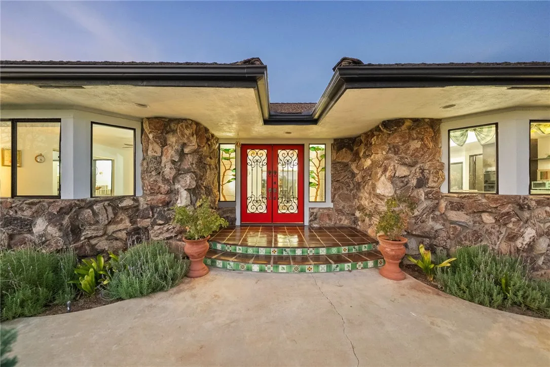 https://cdn.realtyfeed.com/cdn/127/306623334/830c03e1ae6df8afdcc263287ece1e3e.webp