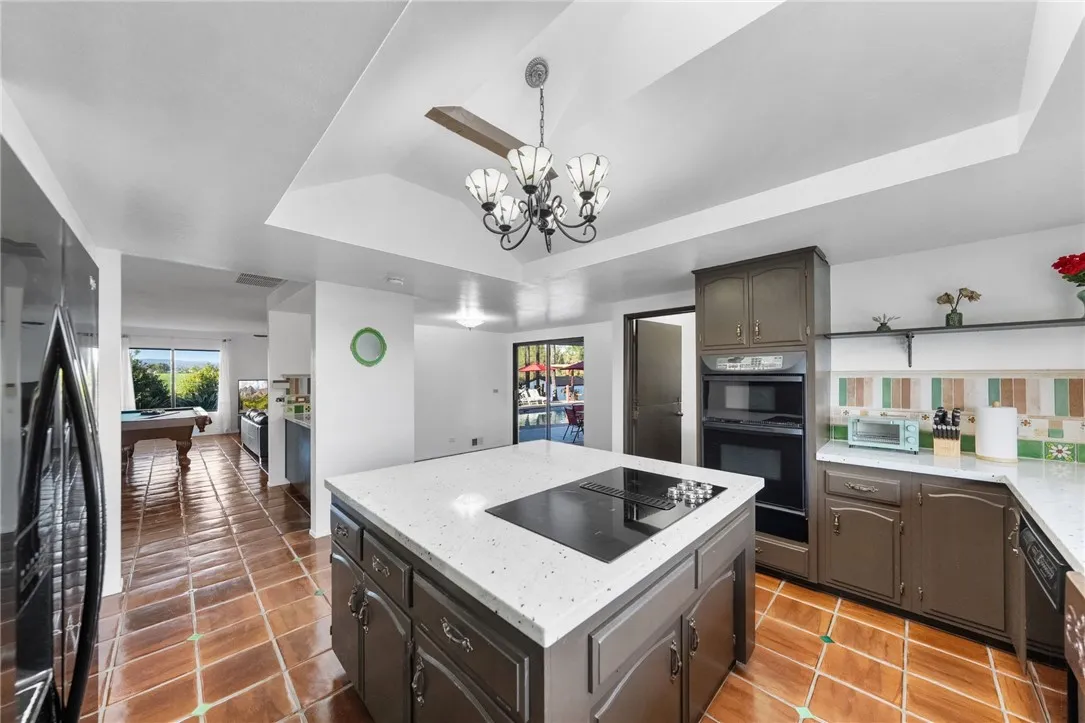 https://cdn.realtyfeed.com/cdn/127/306623334/8bf7a0f2ae4b7ce08ae0a8f99d555e07.webp