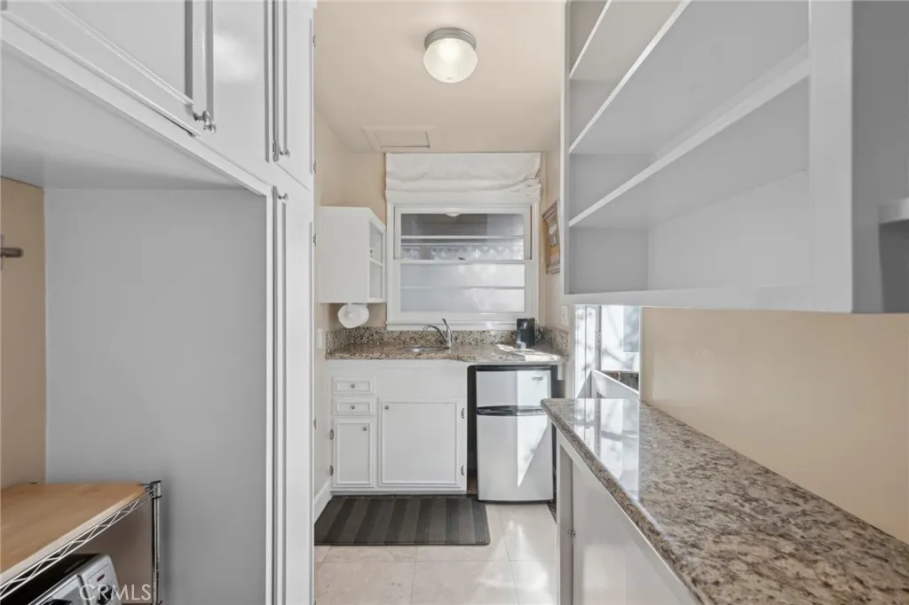 413 Dahlia Avenue Unit B, Corona del Mar, CA 92625 - Photo 5 of 13, Corona Del Mar, CA