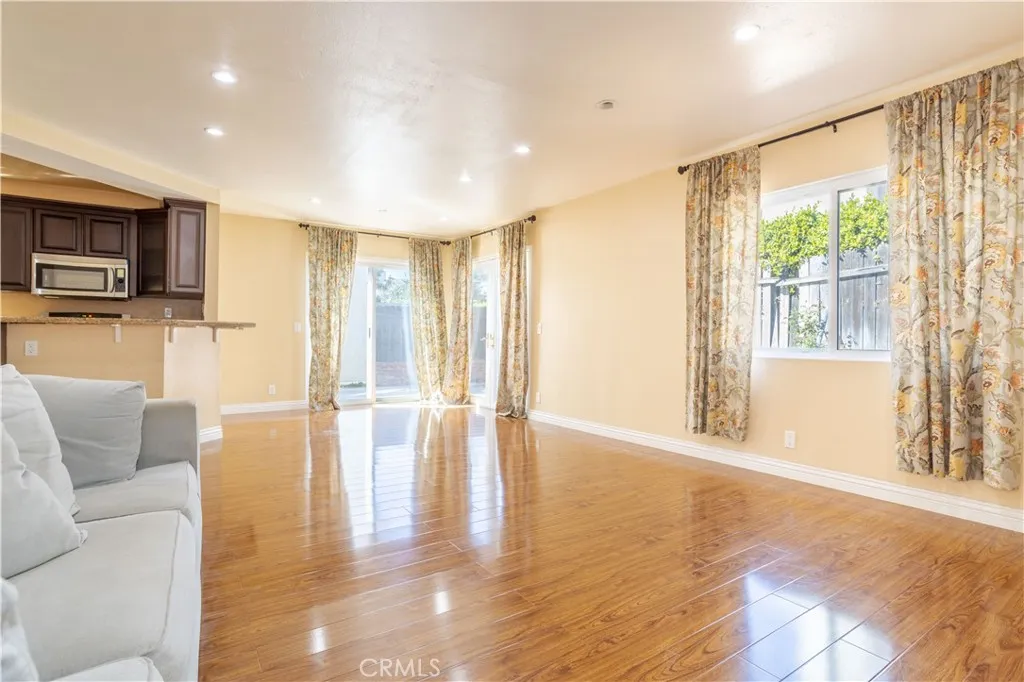 Pacoima, CA 91331