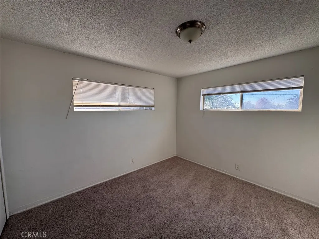 https://cdn.realtyfeed.com/cdn/127/306623501/59d76ee9cc2523d58d7035754ceb12d0.webp
