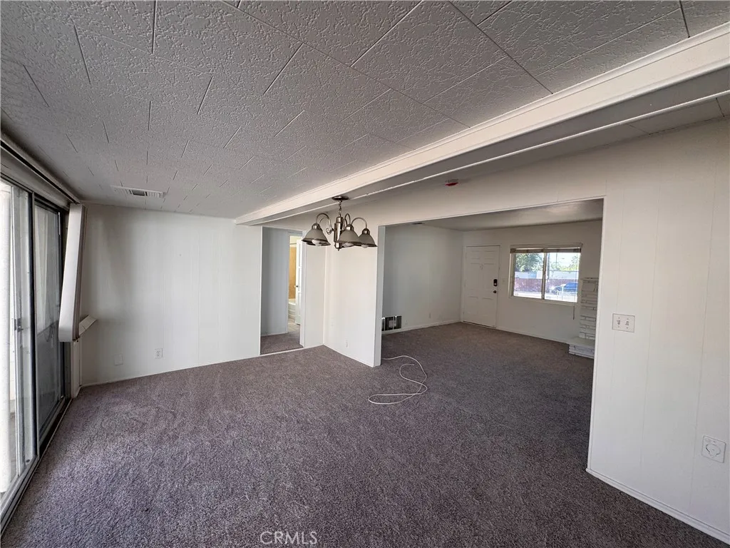 https://cdn.realtyfeed.com/cdn/127/306623501/ddb3caf15226a24af97f6c519e472d1a.webp