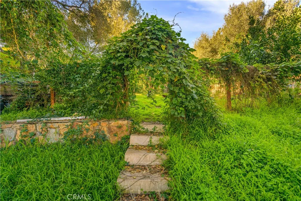 https://cdn.realtyfeed.com/cdn/127/306623535/5adad0297b6c8d5f651b427169aa4102.webp