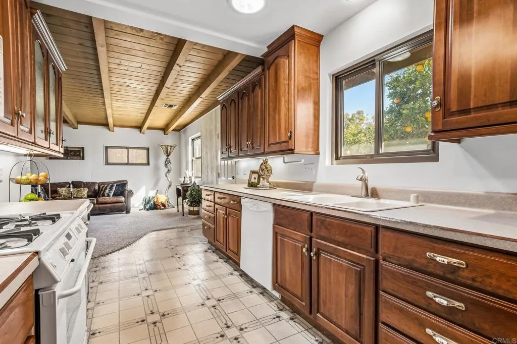 https://cdn.realtyfeed.com/cdn/127/306623635/0b255c2ca5903df97c662fa7195f21a8.webp