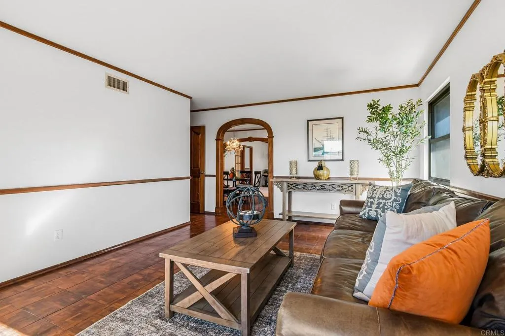 https://cdn.realtyfeed.com/cdn/127/306623635/882675ee6619a1697594b2547ec69cc6.webp