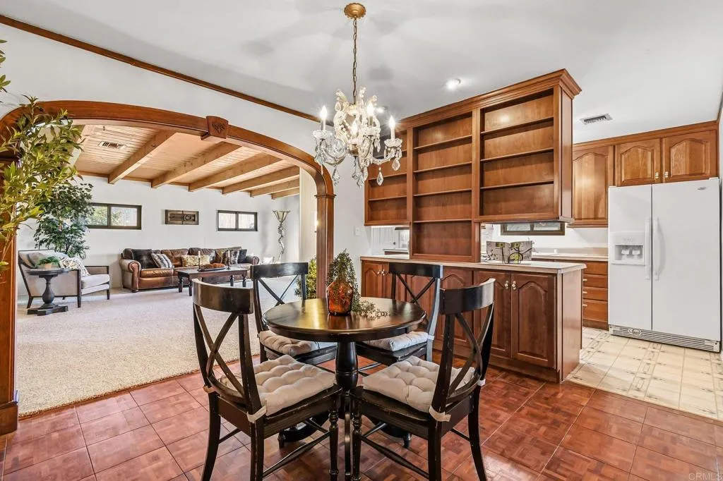 https://cdn.realtyfeed.com/cdn/127/306623635/edcda7f380005b43b71535227d00aba7.webp