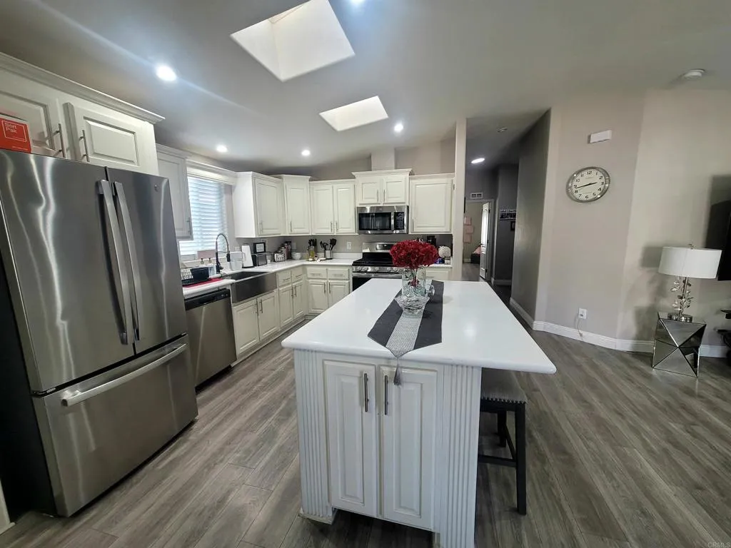 https://cdn.realtyfeed.com/cdn/127/306623757/8c858f357b44ddb541136ed761907d0c.webp