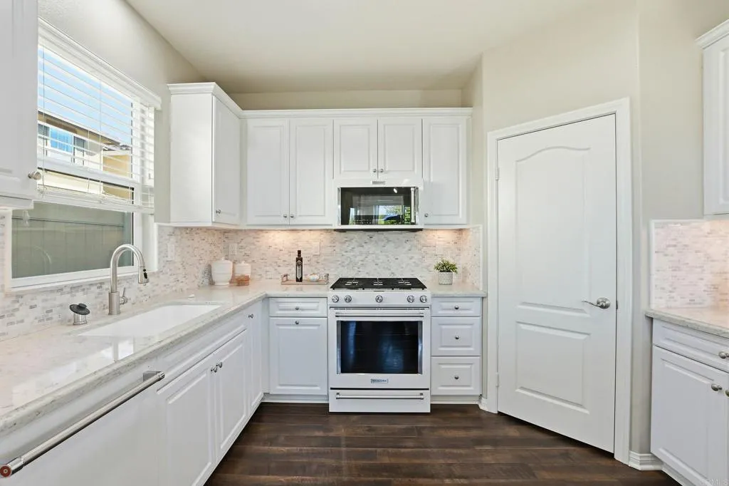 https://cdn.realtyfeed.com/cdn/127/306623843/773a15b381be9597676b25893c6e37af.webp