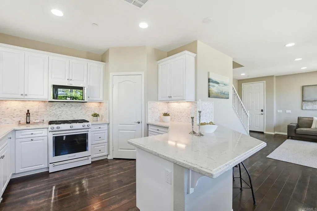 https://cdn.realtyfeed.com/cdn/127/306623843/79e9ed671a29e793999f501e2b6ad170.webp