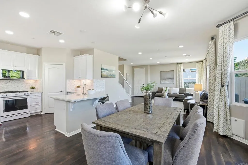 https://cdn.realtyfeed.com/cdn/127/306623843/c5759327b2f96ffe36d12cc8298ad11f.webp