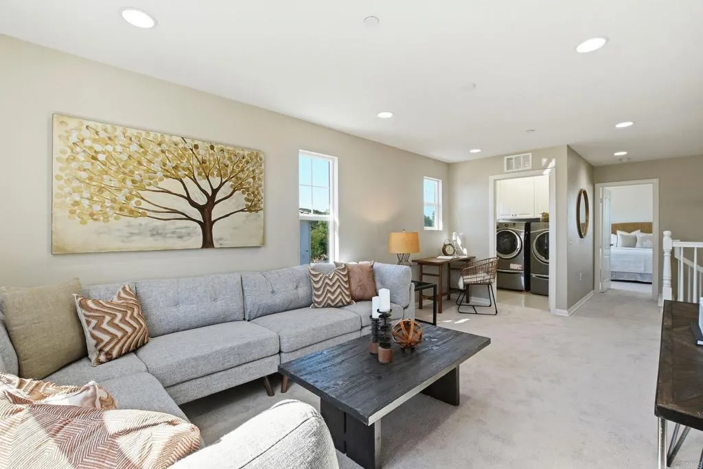 https://cdn.realtyfeed.com/cdn/127/306623843/c5e61f57aadb4c804a839c60fea46625.webp
