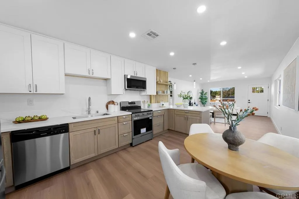 https://cdn.realtyfeed.com/cdn/127/306623848/9b34354864d94f4d0a0724ff23a4132f.webp
