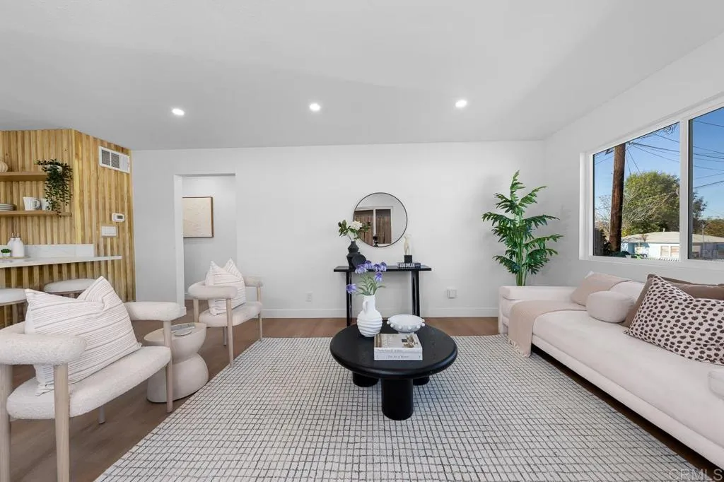 https://cdn.realtyfeed.com/cdn/127/306623848/9e9d6490487f866b8102d4903731fd48.webp