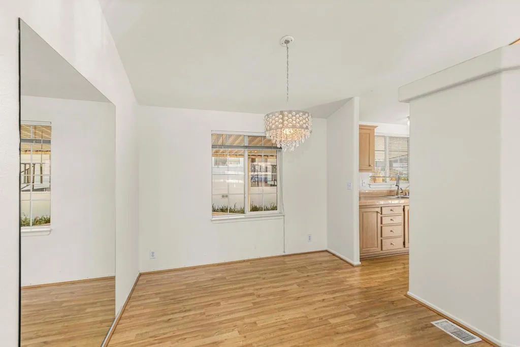 https://cdn.realtyfeed.com/cdn/127/306623931/f8c3b224d3c6d2d94458cfab11e442c2.webp